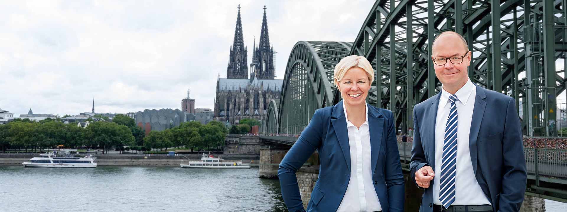 GTK Kröger Steuerberater E-Commerce vor Kölner Stadtansicht